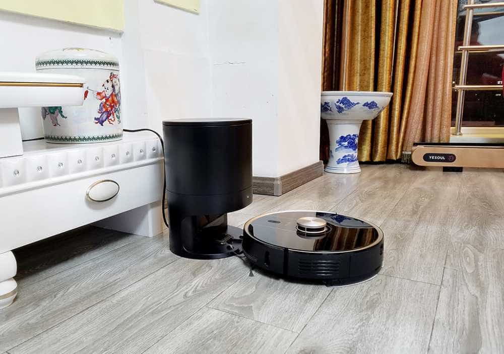 扫地机升级换代！全网首款“会自己倒垃圾”的由利扫地机器人体验