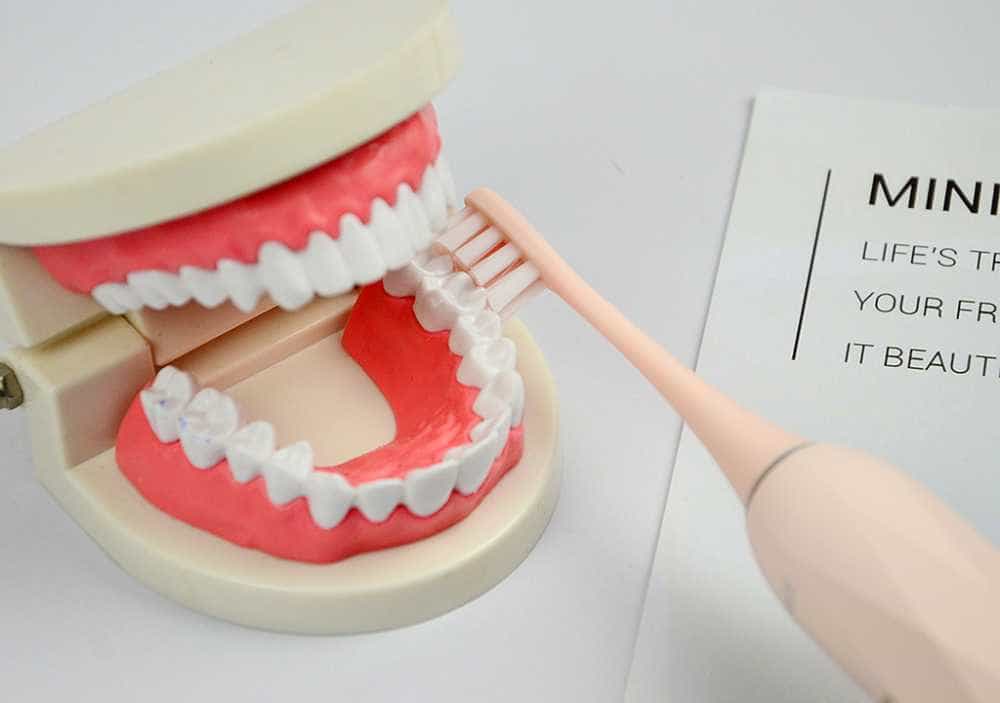 选购电动牙刷的几个“避坑”小常识:不伤牙齿才是底线