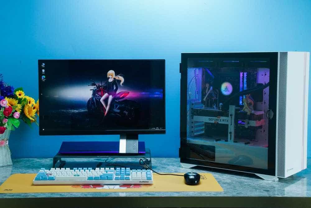 免费帮朋友装机,还丢了两个手办,赔了