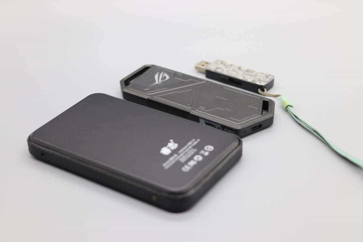 移动存储产品怎么选?U盘、机械硬盘、华硕ROG M.2固态硬盘大对决