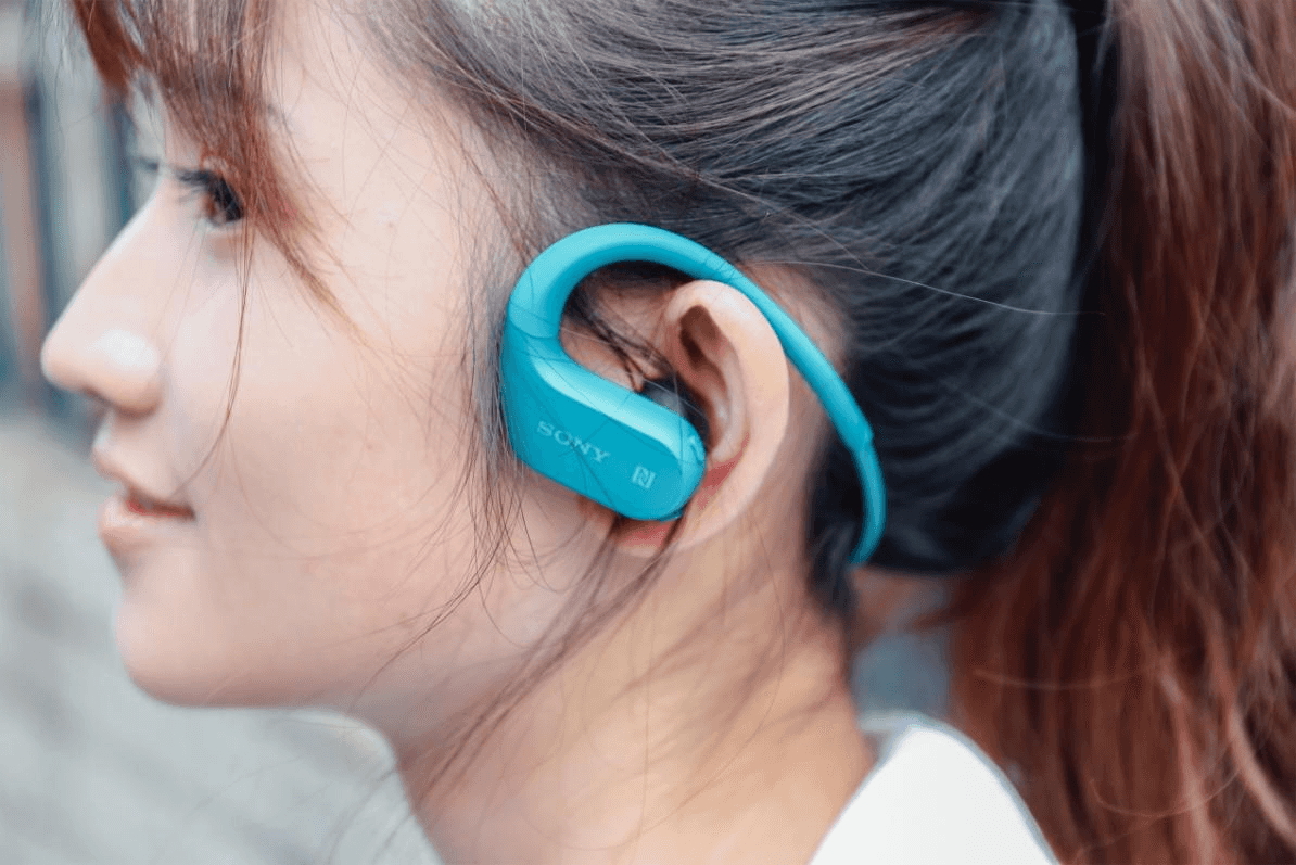 运动耳机入耳式好还是耳挂式好、推荐运动时佩戴舒服的蓝牙耳机