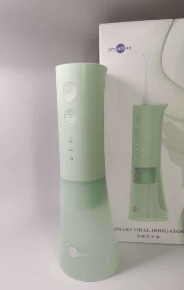 我用博皓电动冲牙器 F29,成功远离脏兮兮的牙齿