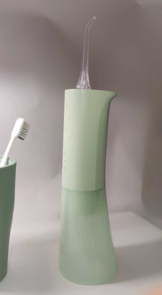 我用博皓电动冲牙器 F29,成功远离脏兮兮的牙齿