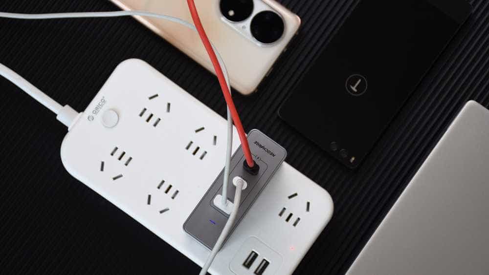 努比亚120W三口氮化镓充电器:第三代GaN加持,三口120W快充