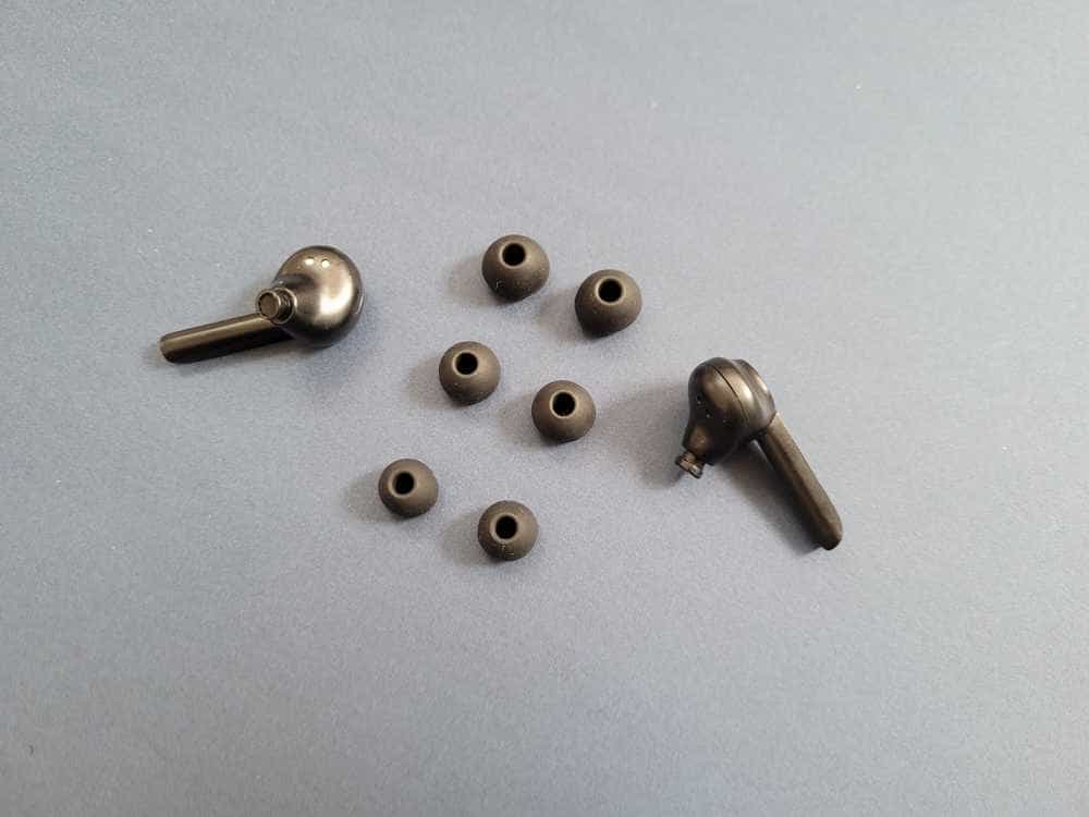 英雄G1电竞蓝牙耳机:充电仓可以当应急充电宝