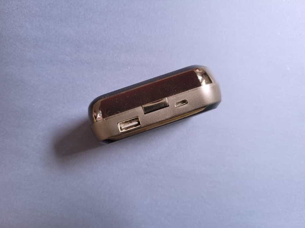 英雄G1电竞蓝牙耳机:充电仓可以当应急充电宝