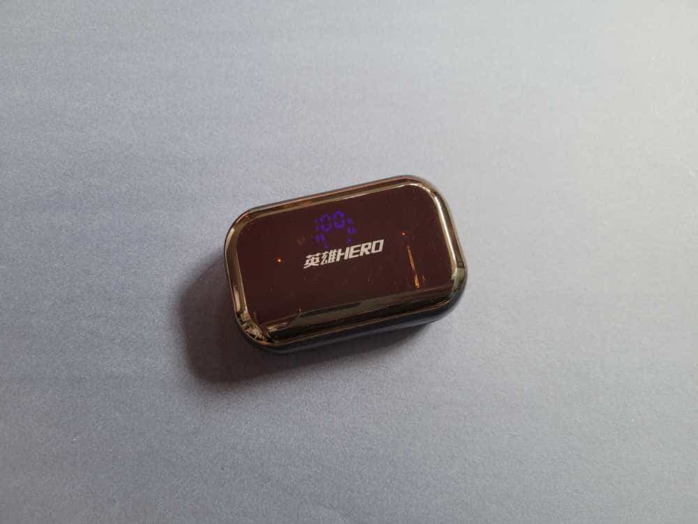 英雄G1电竞蓝牙耳机:充电仓可以当应急充电宝