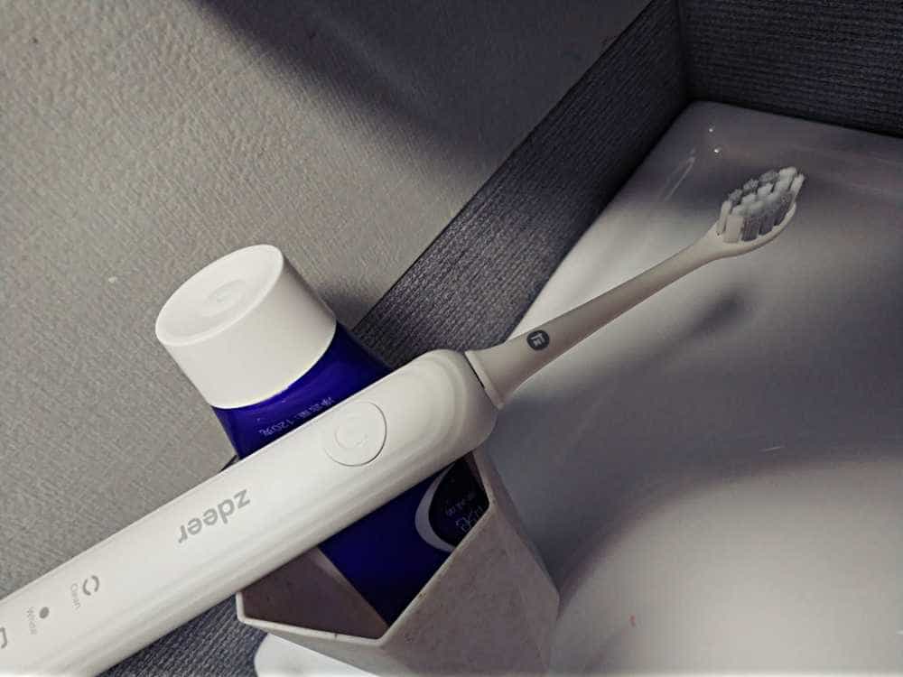 护牙健齿:左点Zdeer声波电动牙刷S1