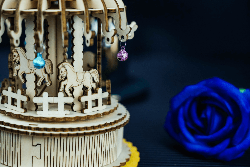 陪伴孩子成长!我和女儿一起组装当当狸旋转木马八音盒