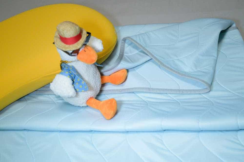 柔软亲肤助眠乳胶空调被，今夏8H给你带来不一样的被窝君