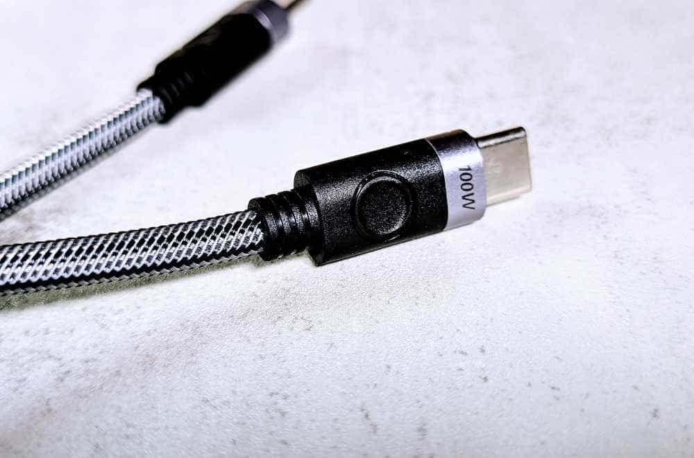 不错的100瓦快充线,充电快传输速度也是杠杠的。