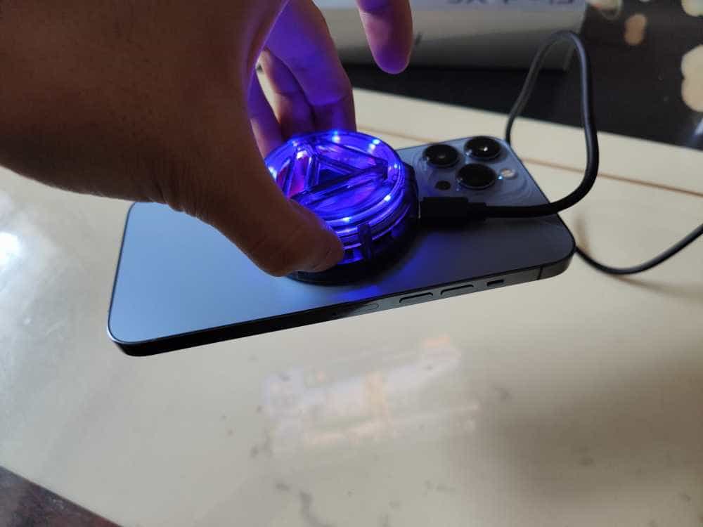 百元就能解决手机发烫的烦恼,红魔磁吸散热器!