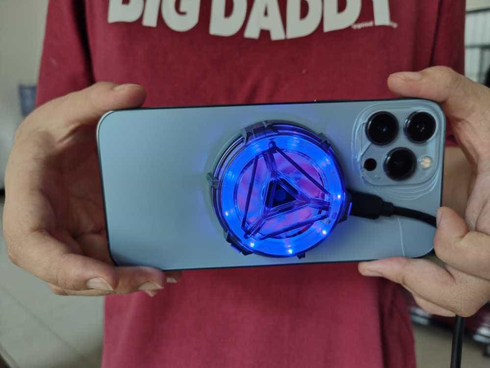 百元就能解决手机发烫的烦恼,红魔磁吸散热器!