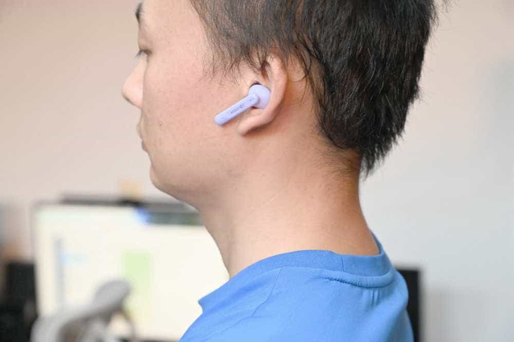 双料振膜为音质加分,设计也很漂亮,双飞燕二皮B90主动降噪耳机上手