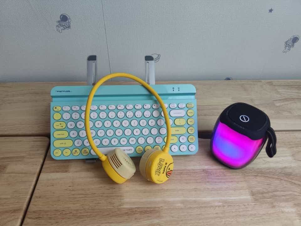 双飞燕新款FBK30键盘评测，静音降噪体验不错。