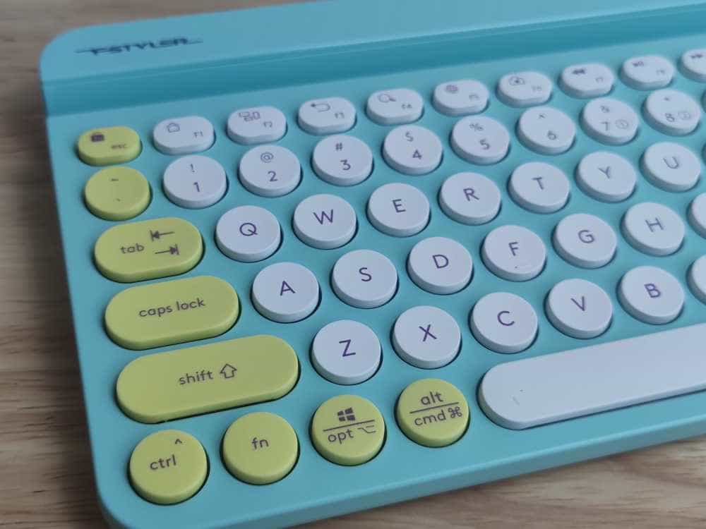 双飞燕新款FBK30键盘评测,静音降噪体验不错。