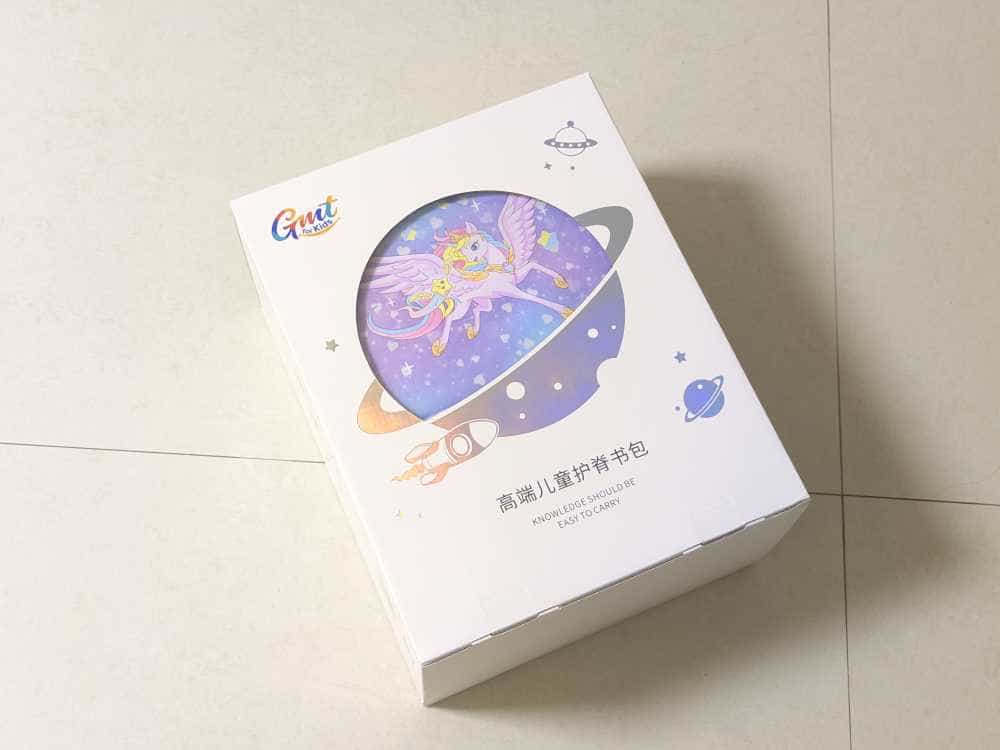 开学季：给家里即将上小学的宝贝闺女买了一个GMT护脊儿童书包，宝贝高兴的蹦了起来。