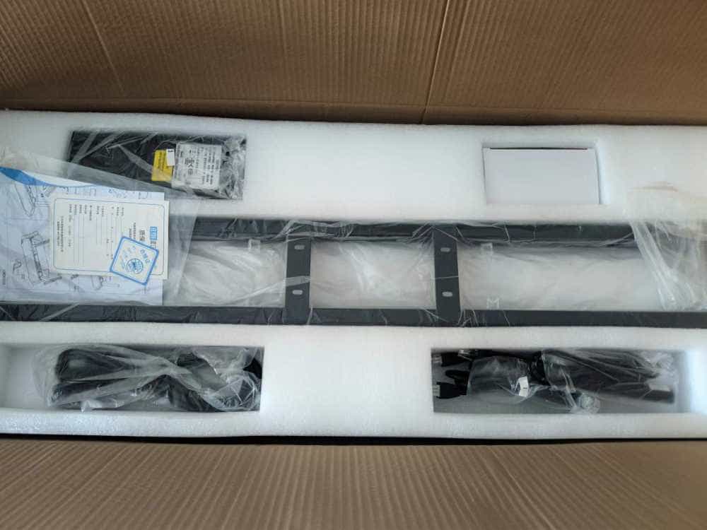 酷炫有型碳纤维纹理:无论办公还是电竞娱乐都非常合适的电动升降桌初体验!