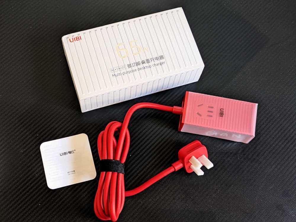 UIBI柚比D65氮化镓快充插座初体验：小巧便携，潮酷集装箱，好用！