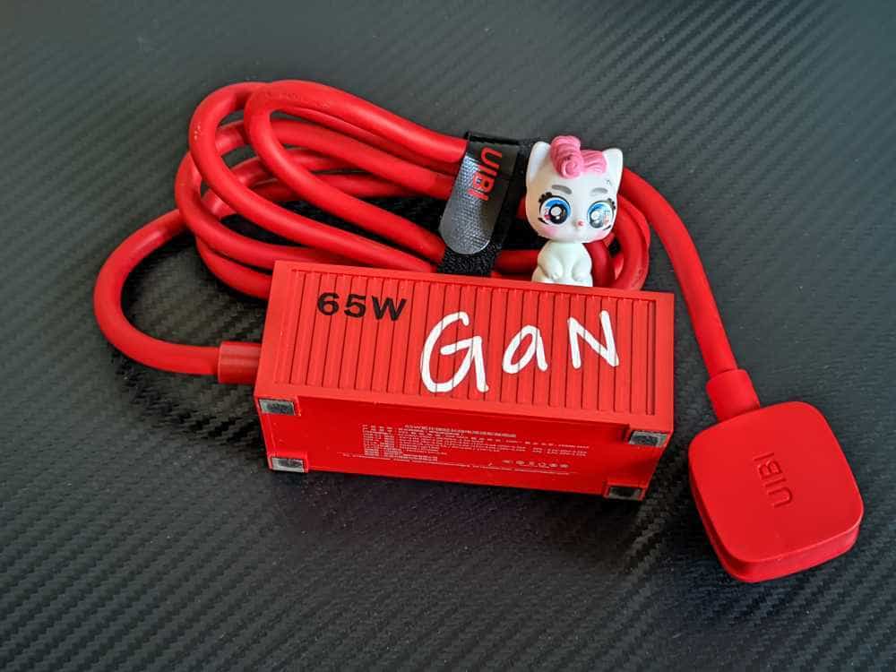 UIBI柚比D65氮化镓快充插座初体验：小巧便携，潮酷集装箱，好用！