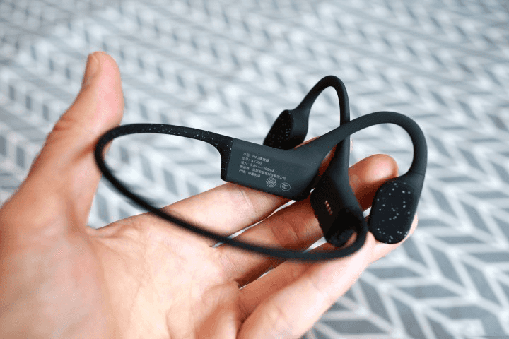 骨传导耳机对耳朵有损害吗、骨传导耳机是对耳朵最友好的款式