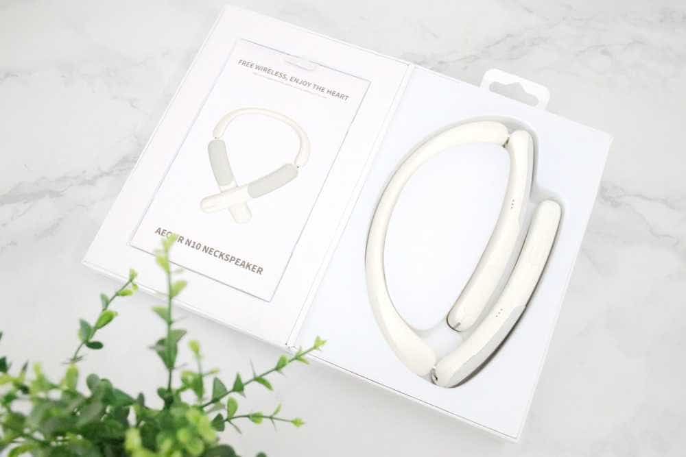 倍思N10挂脖穿戴式音箱评测,解放双耳,听音新潮流