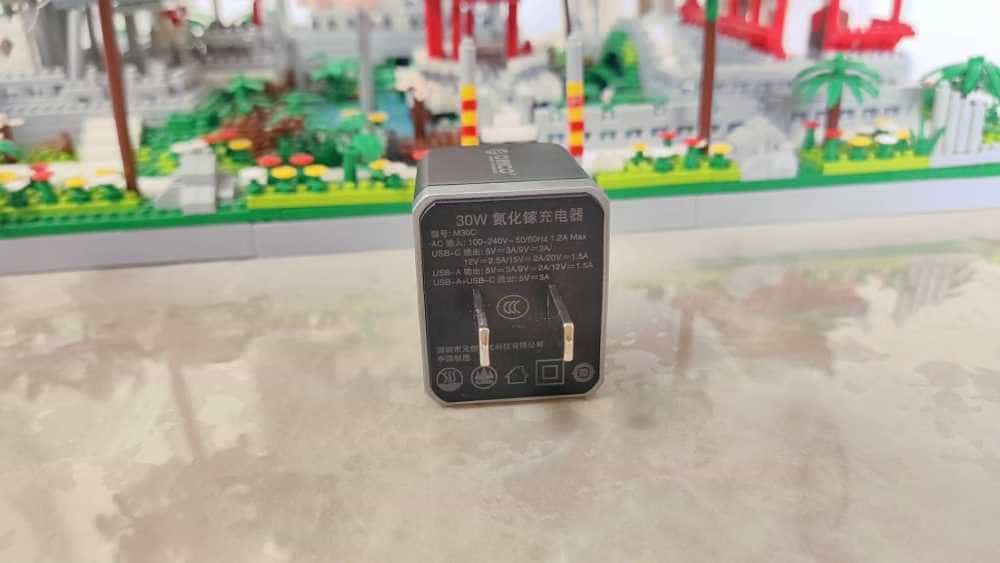 苹果30W线充套装,还得看ORICO M30C  Mini氮化镓充电器