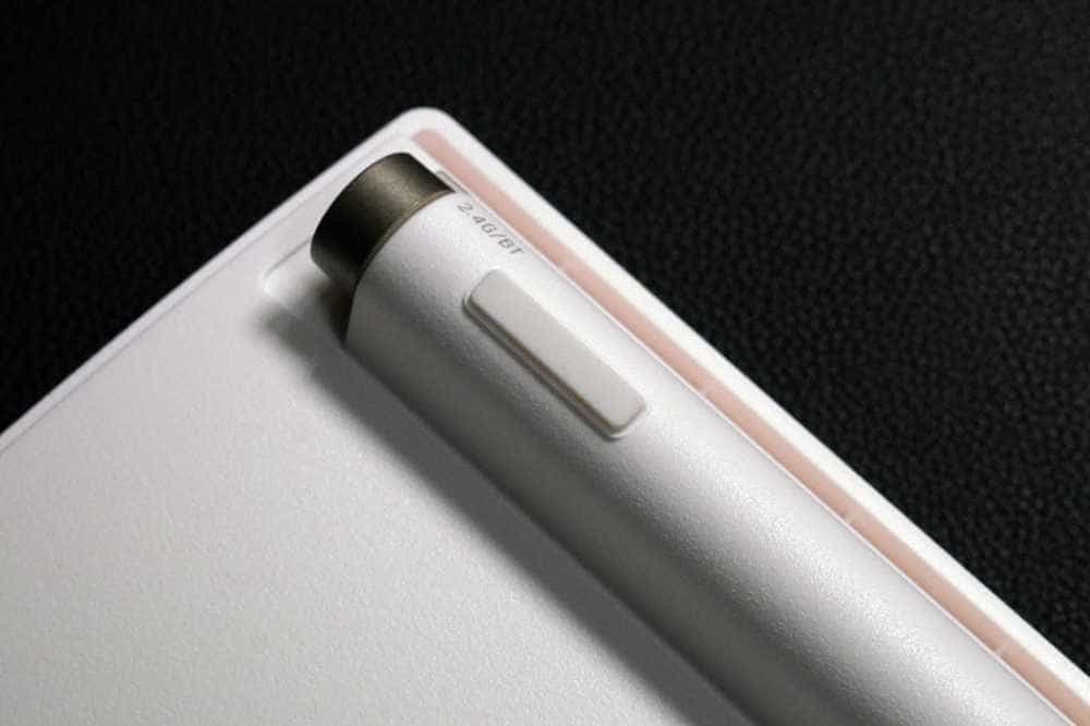 洛斐小翘棉花糖无线机械键盘:软软的、萌萌哒,少女至爱!