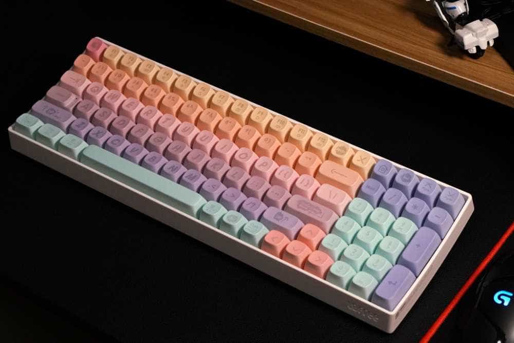 洛斐小翘棉花糖无线机械键盘:软软的、萌萌哒,少女至爱!