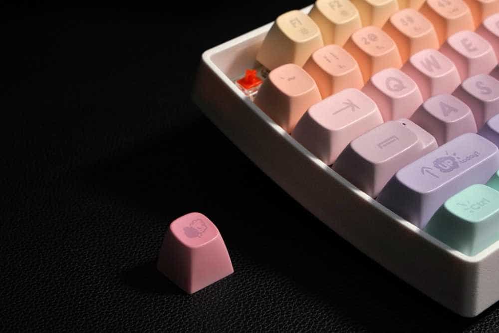 洛斐小翘棉花糖无线机械键盘:软软的、萌萌哒,少女至爱!