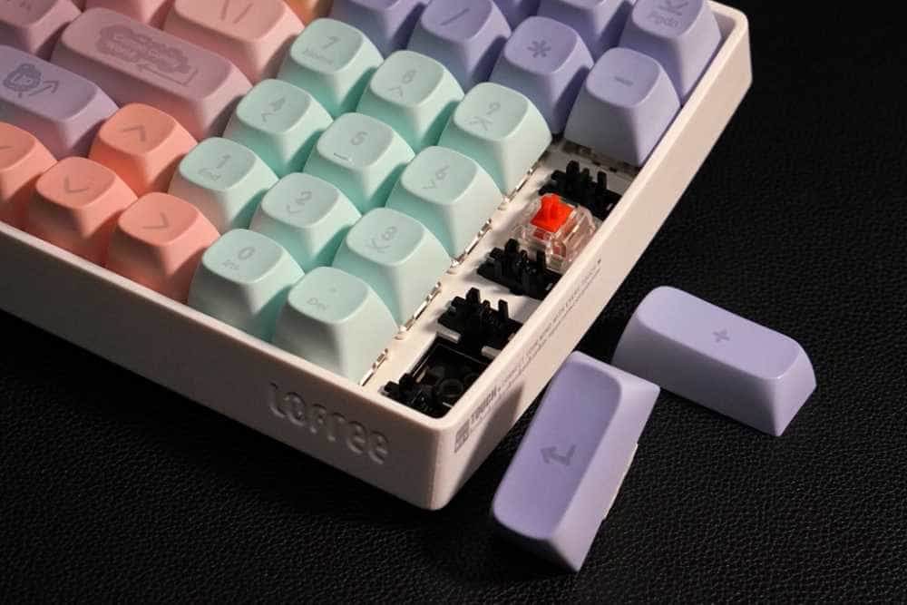 洛斐小翘棉花糖无线机械键盘:软软的、萌萌哒,少女至爱!
