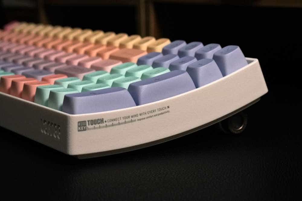 洛斐小翘棉花糖无线机械键盘:软软的、萌萌哒,少女至爱!