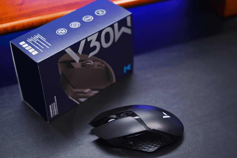 “无线版G402”、160小时续航!雷柏V30W双模无线游戏鼠标测评