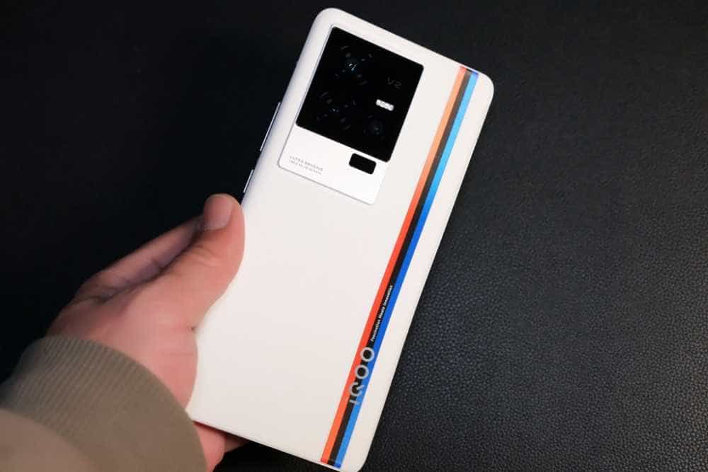 iQOO 11传奇版图赏：“速度美学”的完美展现