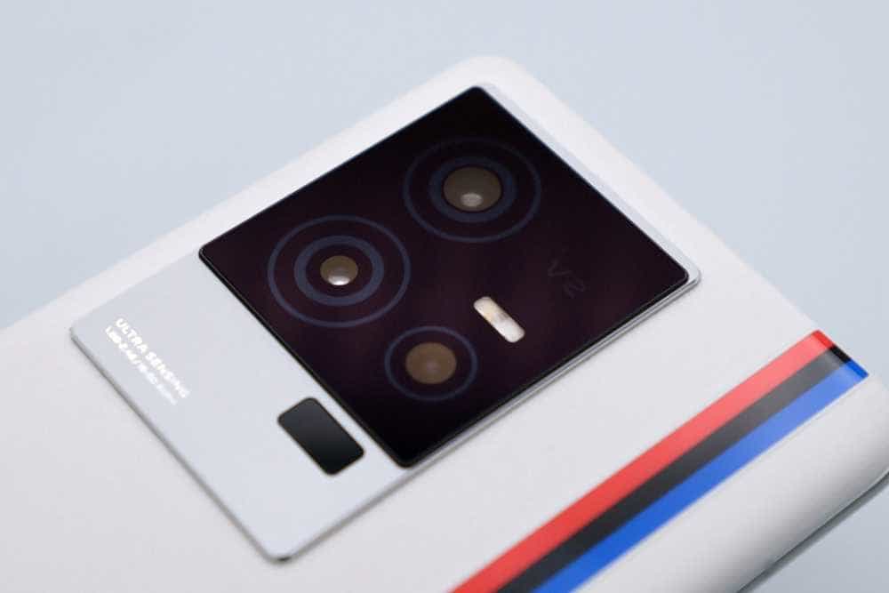 iQOO 11传奇版图赏：“速度美学”的完美展现