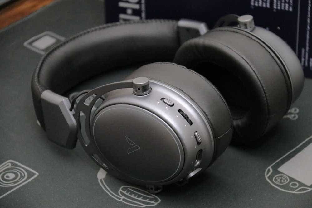 雷柏VH800双模游戏耳机评测：炫酷灯效，无线连接