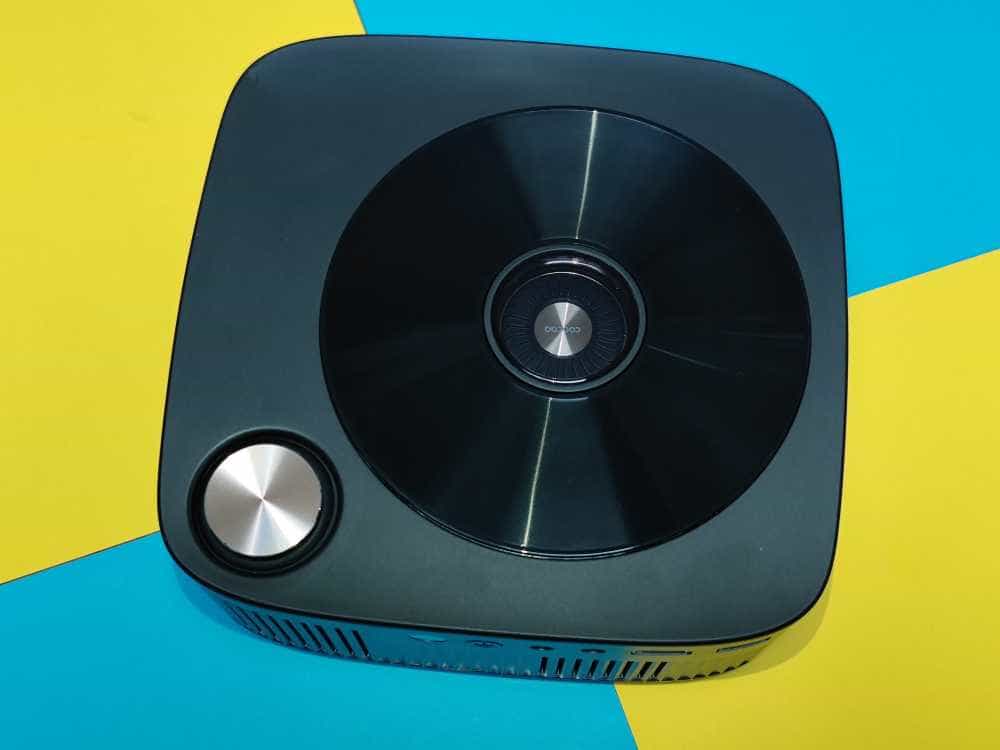 便携与高画质兼顾！酷开智能投影X3：我的居家解压神器