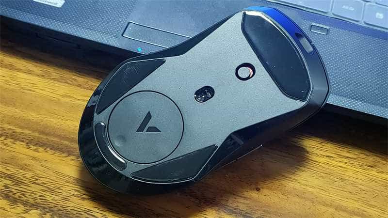 轻量化设计，办公、游戏两相宜：雷柏VT9无线游戏鼠标