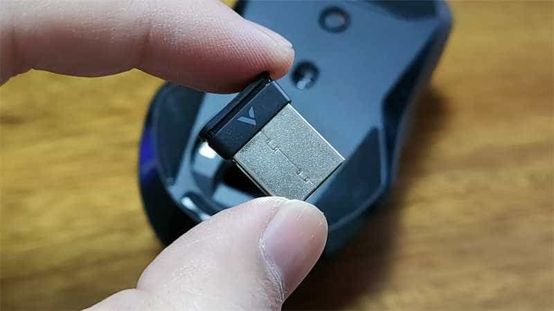 轻量化设计，办公、游戏两相宜：雷柏VT9无线游戏鼠标