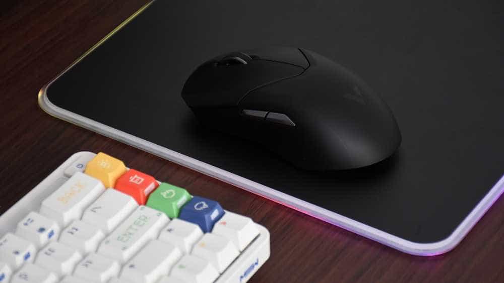 雷柏VT9双模无线游戏鼠标：78克轻巧机身，V+无线游戏技术加持