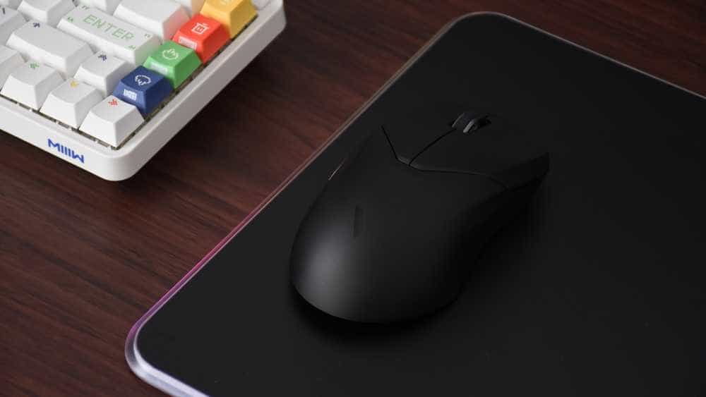 雷柏VT9双模无线游戏鼠标：78克轻巧机身，V+无线游戏技术加持