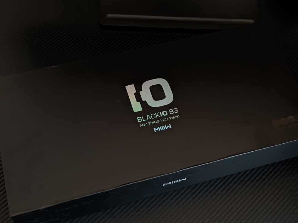 来自外太空的酷炫黑色透明晶体,米物客制化机械键盘BlackIO 83首发评测!