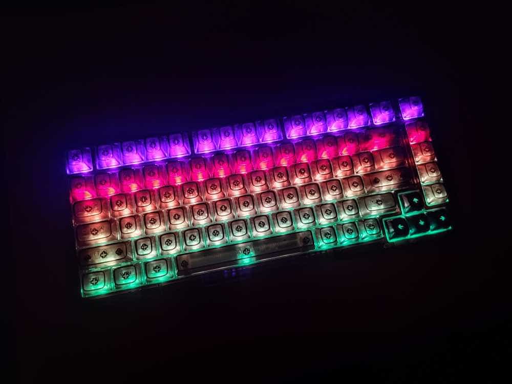 来自外太空的酷炫黑色透明晶体,米物客制化机械键盘BlackIO 83首发评测!