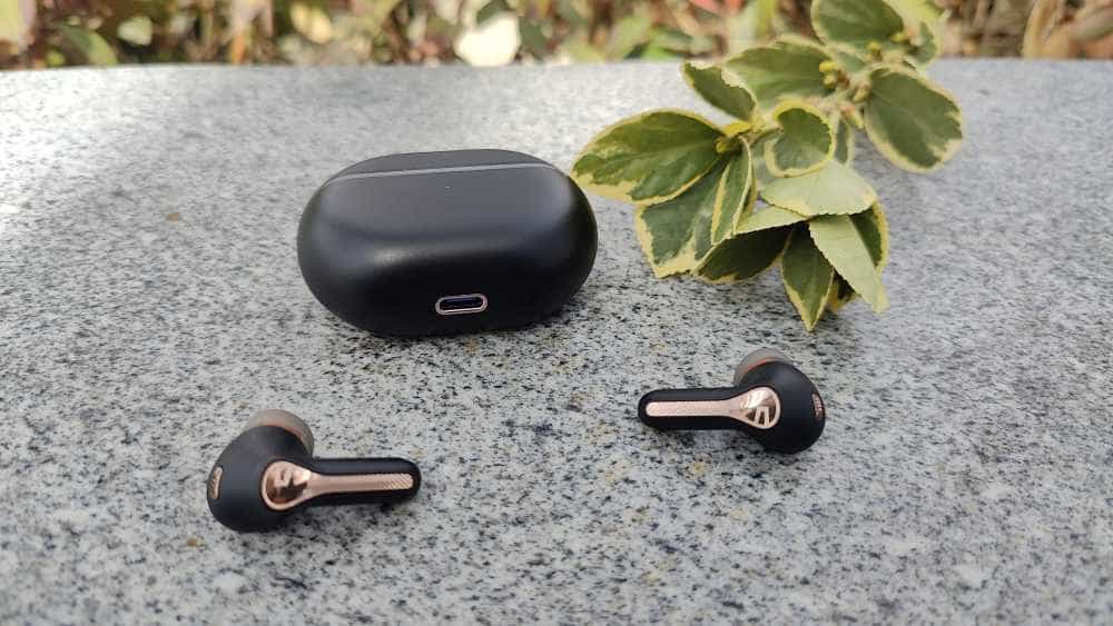 泥炭Capsule3 Pro小金标主动降噪耳机，你要的颜值和功能它都有！