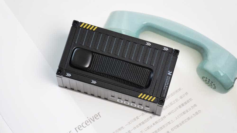 沃品集装箱移动电源:2W毫安大容量,PD快充三口输出