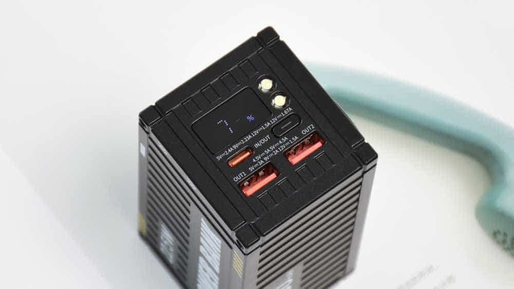 沃品集装箱移动电源:2W毫安大容量,PD快充三口输出