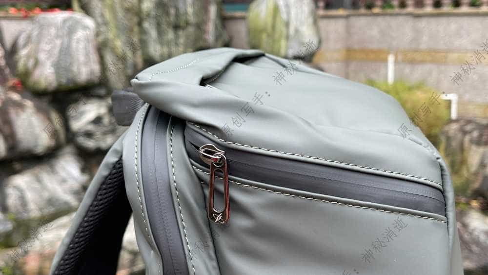 简约舒适人性化,我的通勤伴侣超能装-光影行星『纪元』双肩背包使用体验分享