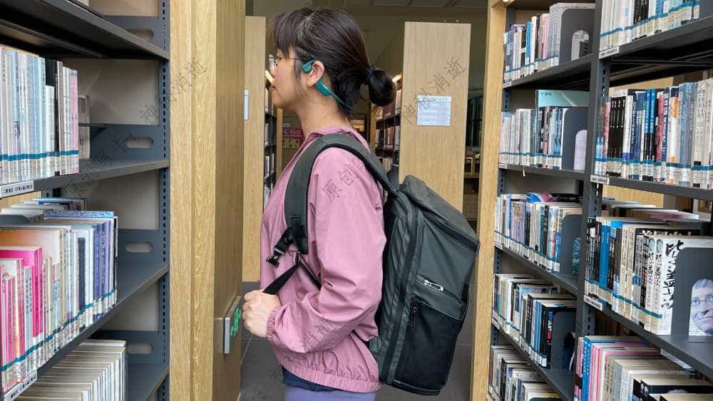 简约舒适人性化,我的通勤伴侣超能装-光影行星『纪元』双肩背包使用体验分享