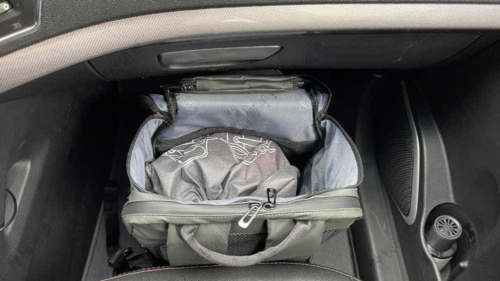 简约舒适人性化,我的通勤伴侣超能装-光影行星『纪元』双肩背包使用体验分享