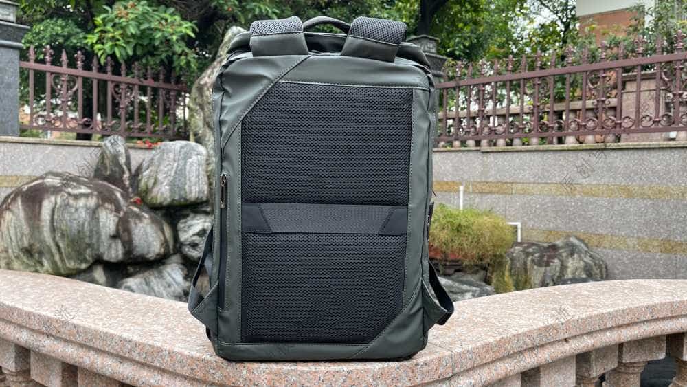 简约舒适人性化,我的通勤伴侣超能装-光影行星『纪元』双肩背包使用体验分享